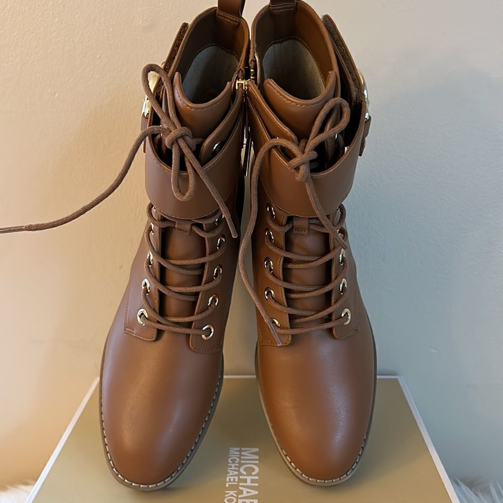 NWB Michael Kors Women's Rory Lace-Up Signature Strap Ankle Booties- Size 9 - Picture 9 of 11